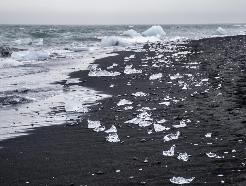 iceland-diamond_beach_explorevan